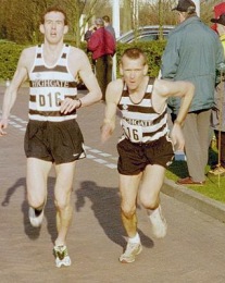 Phill hands on to Chris at the 2003 TVH Relay