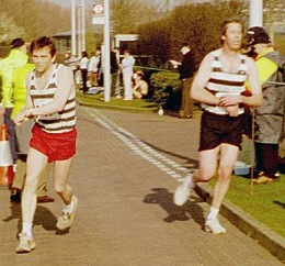 Dave hands on to Steve at the 2003 TVH Relay